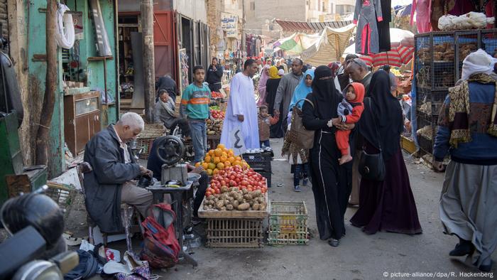 Ägypten Straßenszene in Luxor