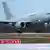 Самолет бундесвера с эвакуированными из Китая гражданами ФРГ приземляется во Франкфурте