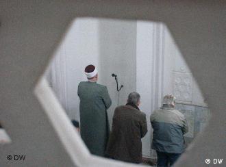 Bosnische Muslime in einer Moschee (Foto: Mirsad Camdzic)