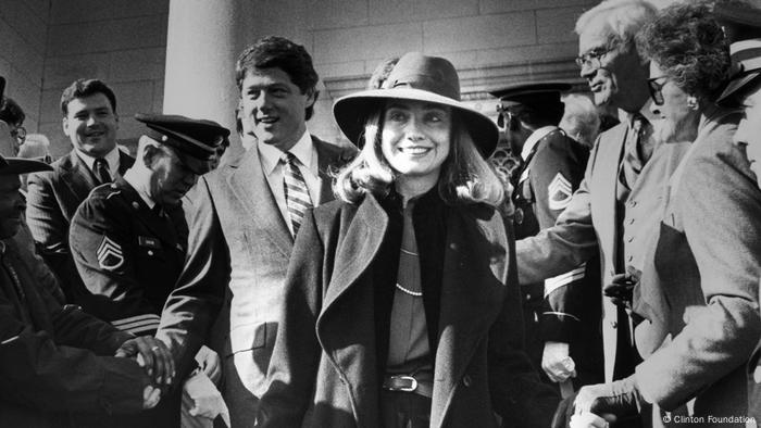 Escena de Hillary de Nanette Burstein 