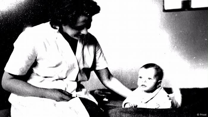 Stephan Feuchtwang y su madre en 1938