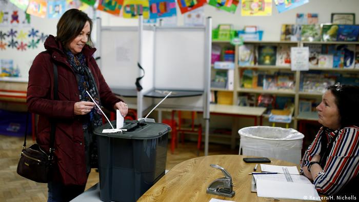Parlamentswahl in Irland (Reuters/H. Nicholls)