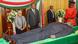 Kenia Präsident Uhuru Kenyatta führt zur Besichtigung der Leiche des ehem. Präsidenten Daniel Toroitich Kenia Präsident Uhuru Kenyatta führt zur Besichtigung der Leiche des ehem. Präsidenten Daniel Toroitich