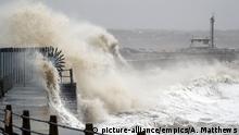 Winter weather Feb 9th 2020. Waves crash into the wall at Newhaven in East Sussex, as Storm Ciara hits the UK. Picture date: Sunday February 9, 2020. Storm Ciara is set to batter the UK with heavy rain and winds of more than 80mph. Weather warnings have been issued across the country for Sunday, with a spell of very strong gusts and the risk of flooding. See PA story WEATHER Storm. Photo credit should read: Andrew Matthews/PA Wire URN:50188549 |