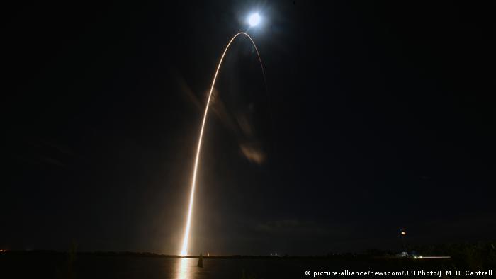 Atlas V startet Solar Orbiter für NASA und ESA (picture-alliance/newscom/UPI Photo/J. M. B. Cantrell)