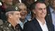 Braga Netto, Augusto Heleno e Bolsonaro sorriem Braga Netto, Augusto Heleno e Bolsonaro sorriem