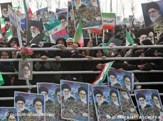 伊朗反对派人士在伊朗革命31周年之际举行示威活动