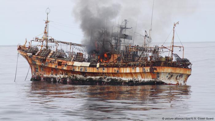 The sunken Japanese fishing boat, 'Ryou-Un Maru.' (picture-alliance/dpa/U.S. Coast Guard)