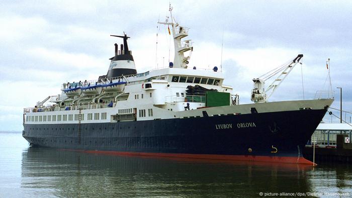 MV Lyubov Orlova, ehemaliges Kreuzfahrtschiff (picture-alliance/dpa/Dietmar Hasenpusch)
