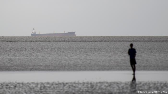 Myanmar Rangun | Geisterschiff Sam Rataulangi PB1600 aus Indonesien (Getty Images/AFP/Y.A. Thu)