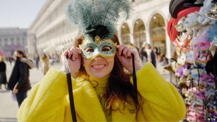 DW Euromaxx - Karneval - Meggin Leigh beim Karneval in Venedig