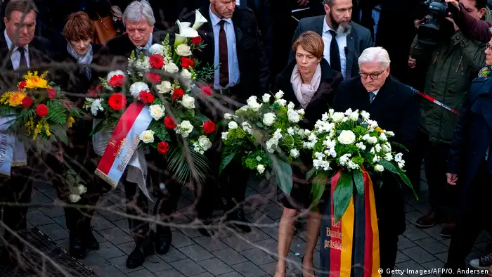 Solidaritätsbekundung nach Schießerei in Hanau: Frank-Walter Steinmeier (Getty Images/AFP/O. Andersen)