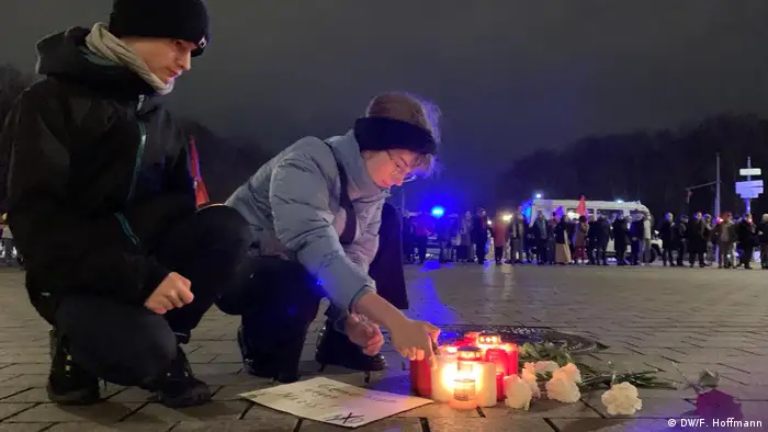 Berlin | Solidaritätsbekundung nach Schießerei in Hanau (DW/F. Hoffmann)