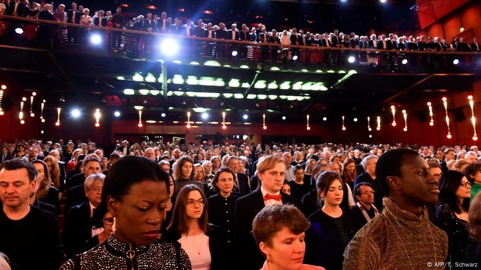 Berlinale 2020 - Eröffnungsgala - Schweigeminute (AFP/T. Schwarz)