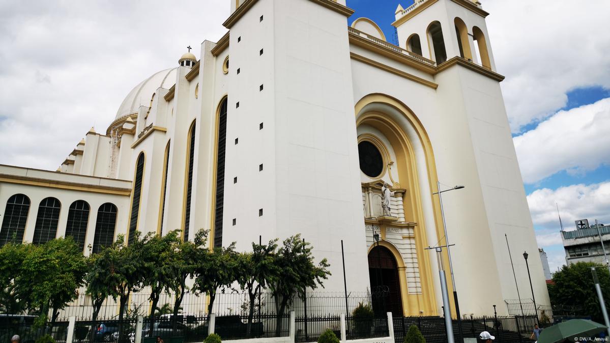 Al igual que en la lectura - Parroquia Salvador del Mundo