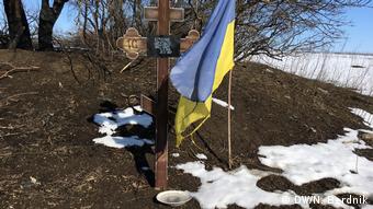 Могила одного из украинцев, погибших в Донбассе