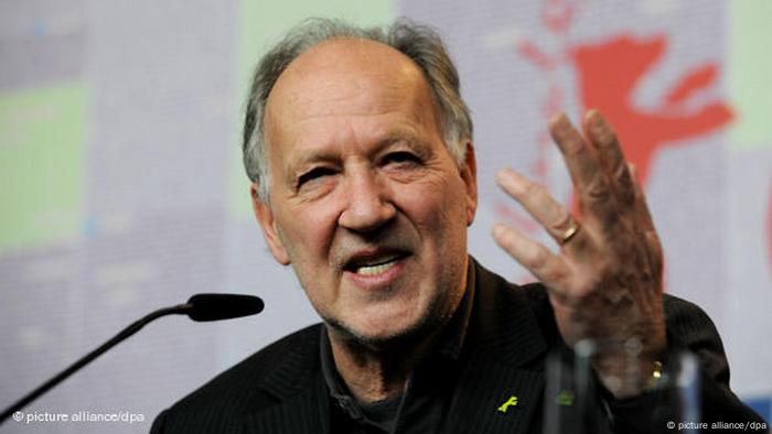 Foto zeigt Werner Herzog auf einem Podium (picture alliance/dpa)