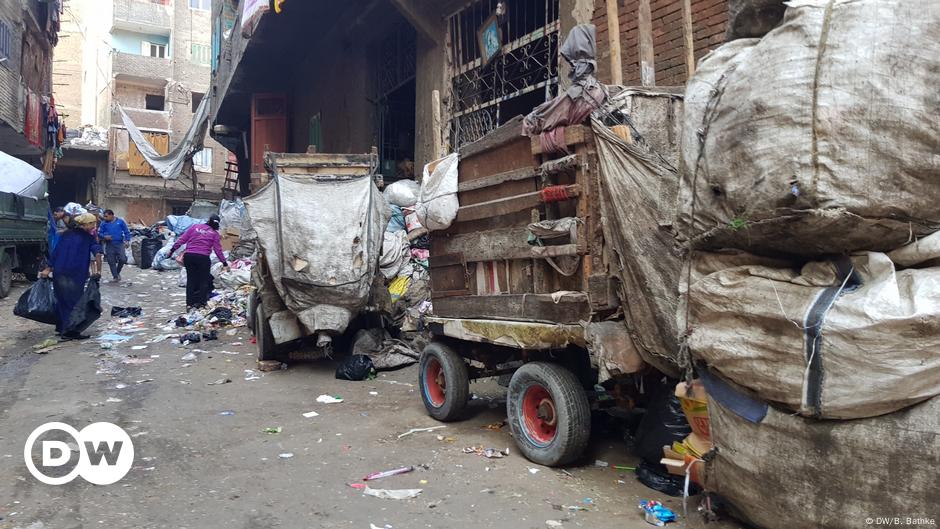 Egypt Why not take a tour of Cairo's Garbage City? DW 03/13/2020