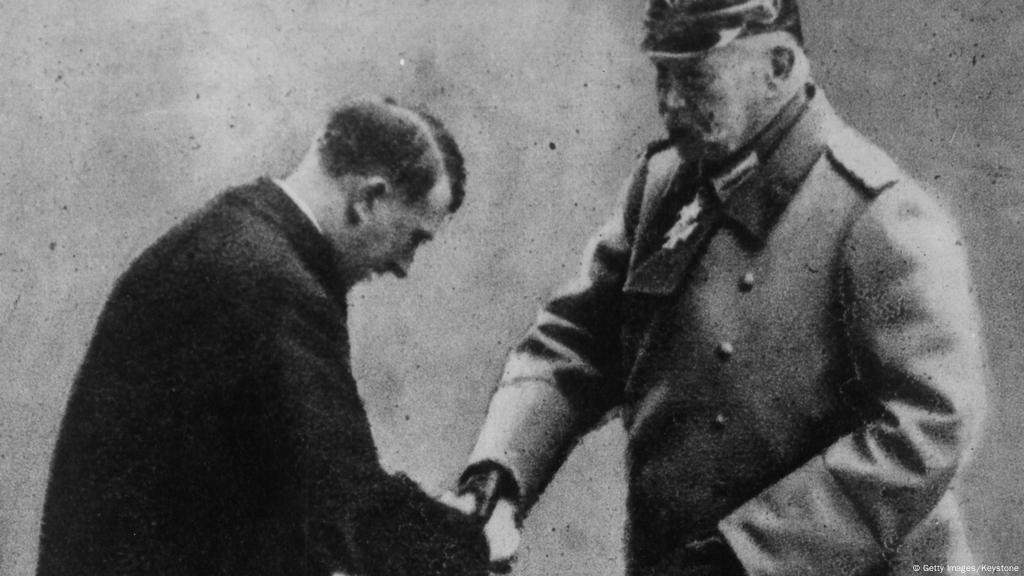 Berlin strips Hitler kingmaker Paul von Hindenburg of honorary citizenship | News | DW | 27.02.2020
