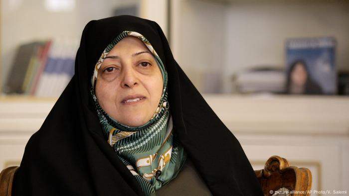 iranische Vizepräsidentin für Frauen- und Familienangelegenheiten, Masoumeh Ebtekar, wurde positiv auf Coronavirus getestet