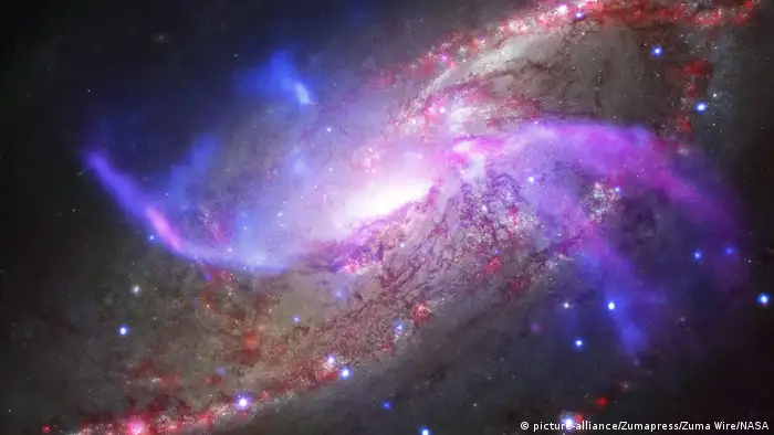 Galaktische Pyrotechnik 23 Millionen Lichtjahre entfernt