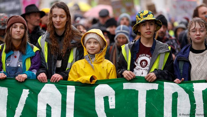 Großbritannien Bristol | Fridays for Future-Protest | mit Greta Thunberg, schwedische Klimaaktivistin Großbritannien Bristol | Fridays for Future-Protest | mit Greta Thunberg, schwedische Klimaaktivistin