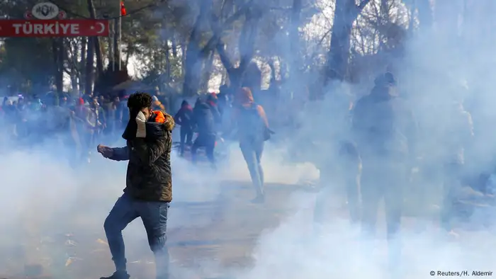 Türkei Ausschreitungen am Grenzübergang Pazarkule zu Griechenland (Reuters/H. Aldemir)