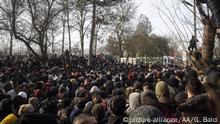 Unos 13.000 migrantes acampan en frontera turco griega