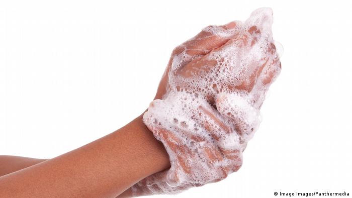 Symbolbild Hände waschen (Imago Images/Panthermedia)