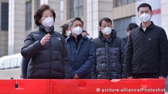 新冠疫情在武汉爆发后,孙春兰曾于2020年3月赴武汉指导防疫工作(图) 新冠疫情在武汉爆发后,孙春兰曾于2020年3月赴武汉指导防疫工作(图)
