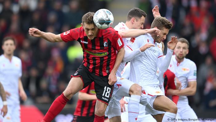 El Union Berlin intentó reducir la diferencia, pero el Freiburg se plantó firme en casa. Ya se verá si en su próximo encuentro podrá repetir un marcador similar: se enfrenta al Bayern. Para el Freiburg, en cambio, la victoria le permitió subir al octavo puesto y así apuntar a un puesto para la Liga Europa. 