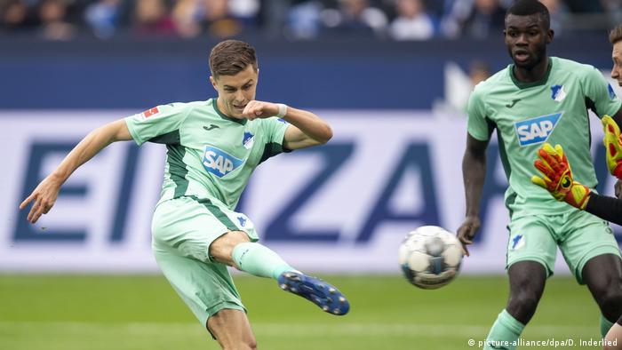 El Schalke es el otro candidato a un puesto europeo, pero este empate lo pone en aprietos mientras el Wolfsburg, el Freiburg y el mismo Hoffenheim le pisan los talones. El mediocampista estadounidense Weston McKennie anotó su primer gol en 67 apariciones en la Bundesliga.