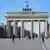 Deutschland Berlin | Coronavirus | Brandenburger Tor, wenige Menschen