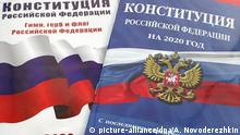 18.02.2020, Russland, Moskau: MOSCOW, RUSSIA - FEBRUARY 18, 2020: Pictured in this photo illustration are copies of the Constitution of the Russian Federation at the Russian State Library. The constitutional amendment group meets on February 20 to settle a date for the national vote day. On January 23, the Russian State Duma unanimously approved a draft law on constitutional amendments, proposed by the Russian President. Anton Novoderezhkin/TASS Foto: Anton Novoderezhkin/TASS/dpa |