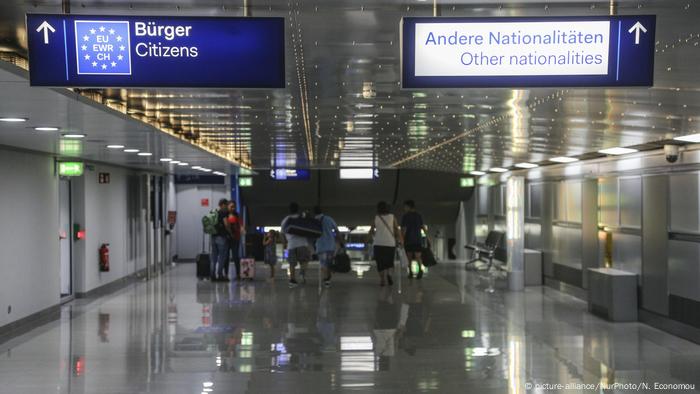 Deutschland ARCHIV 2018 Düsseldorf Flughafen