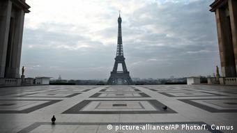 Париж, вид на Эйфелеву башню