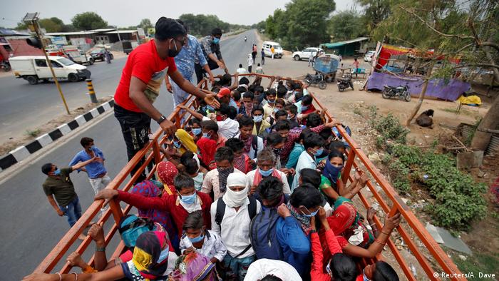 Indien Kalkutta Migranten Arbeiter Coronavirus Covid-19 Gastarbeiter (Reuters/A. Dave)