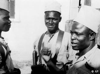 Afrikanische Soldaten der Kolonialarmee im Senegal (Foto: AP)