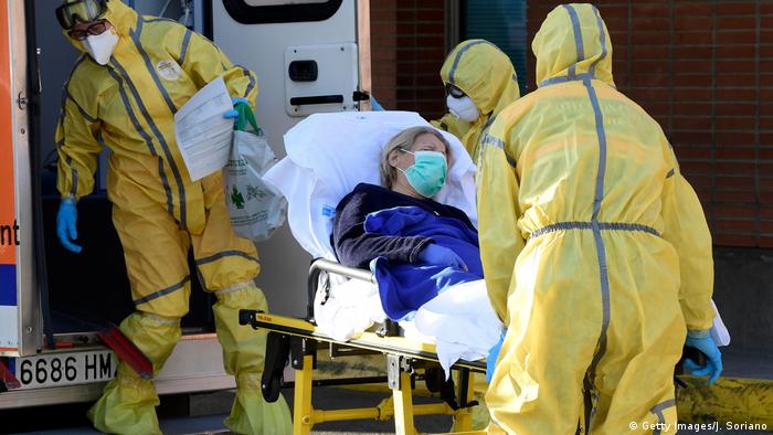 España registra nuevo récord de muertos por coronavirus: 832 personas |  Diálogo Pandémico: pregúntale a Dr. Drexler | DW | 28.03.2020
