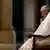 البابا وحيداً وهو يترأس صلاة في مواجهة "عاصفة" وباء كورونا المستجد، وذلك في ساحة كاتدرائية القديس بطرس في الفاتيكان