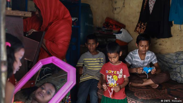 Bangladesch Dhaka | Coronavirus | Slum (DW/S. Hossain)
