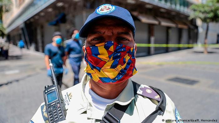 Venezuela Caracas | Coronavirus | Mann mit Mundschutz