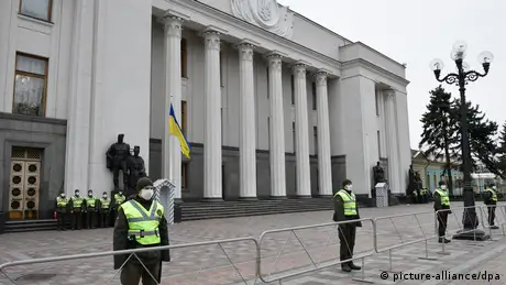 Ukraine Coronavirus Parlamentsgebäude Parlament (picture-alliance/dpa)
