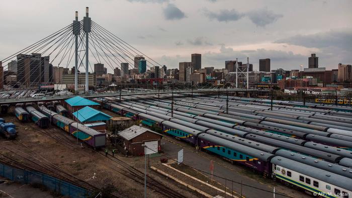 A train station under a suspension bridge (AFP / M. Longari)