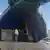 Российское медоборудование, предназначенное для борьбы с коронавирусом в США, в грузовом отсеке самолета ВСК РФ Ан-124 "Руслан"