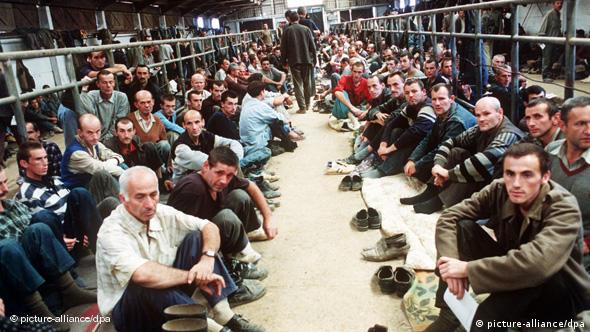 Bošnjački zatvorenici u logoru Manjača