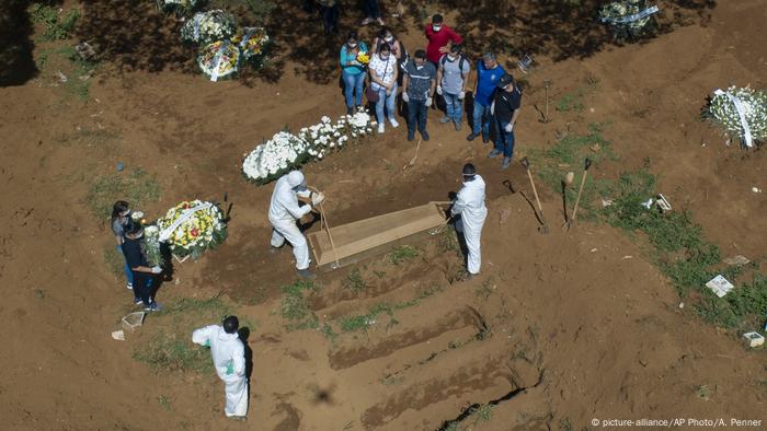 El mayor cementerio de Latinoamérica, el de Villa Formosa, en las afueras de Sao Paulo, sin tumbas libres.