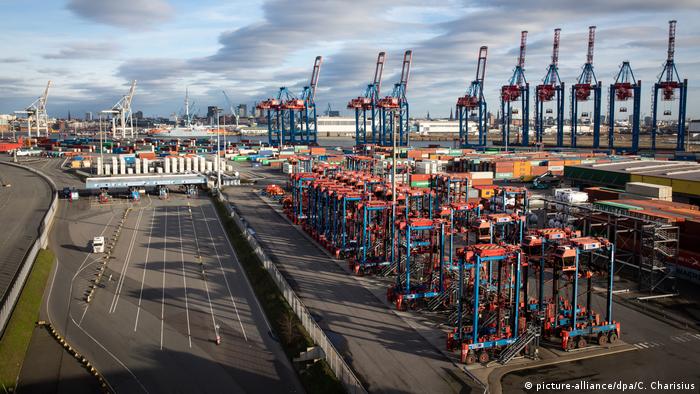 HHLA Container Terminal Hamburg Hafen Deutschland