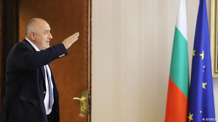 Има голяма вероятност да се стигне до управление на четворна