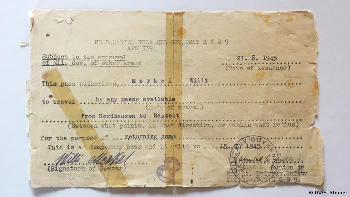 Certificado de liberación como prisionero de guerra del soldado alemán Willi Merkel.
